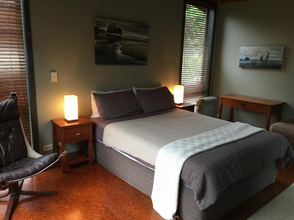 Piha Beachstay Accommodation Exterior photo