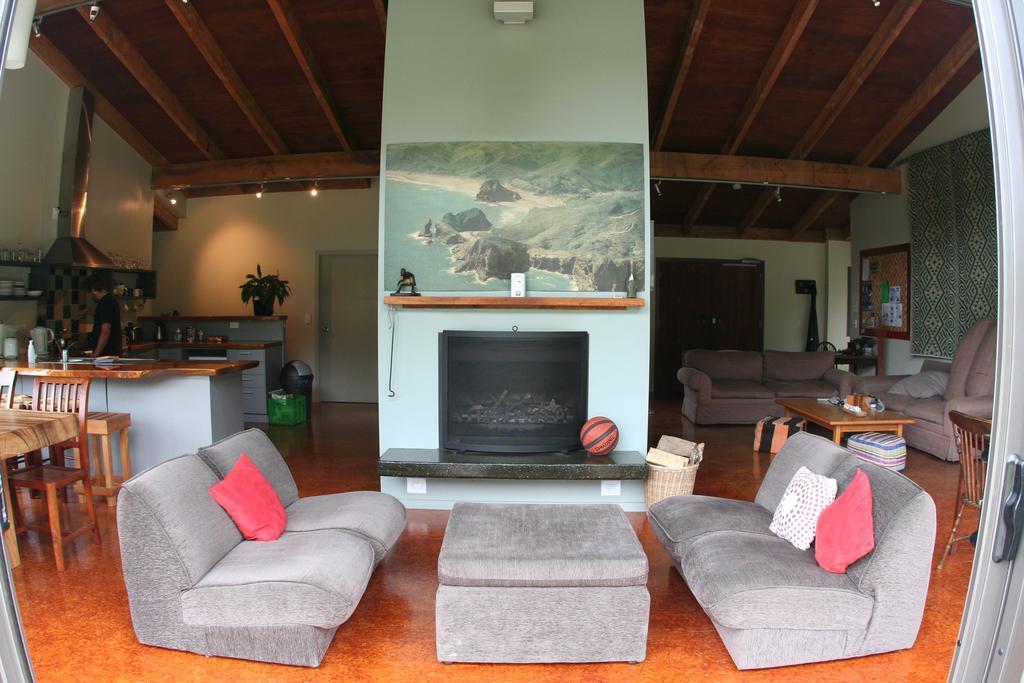 Piha Beachstay Accommodation Exterior photo