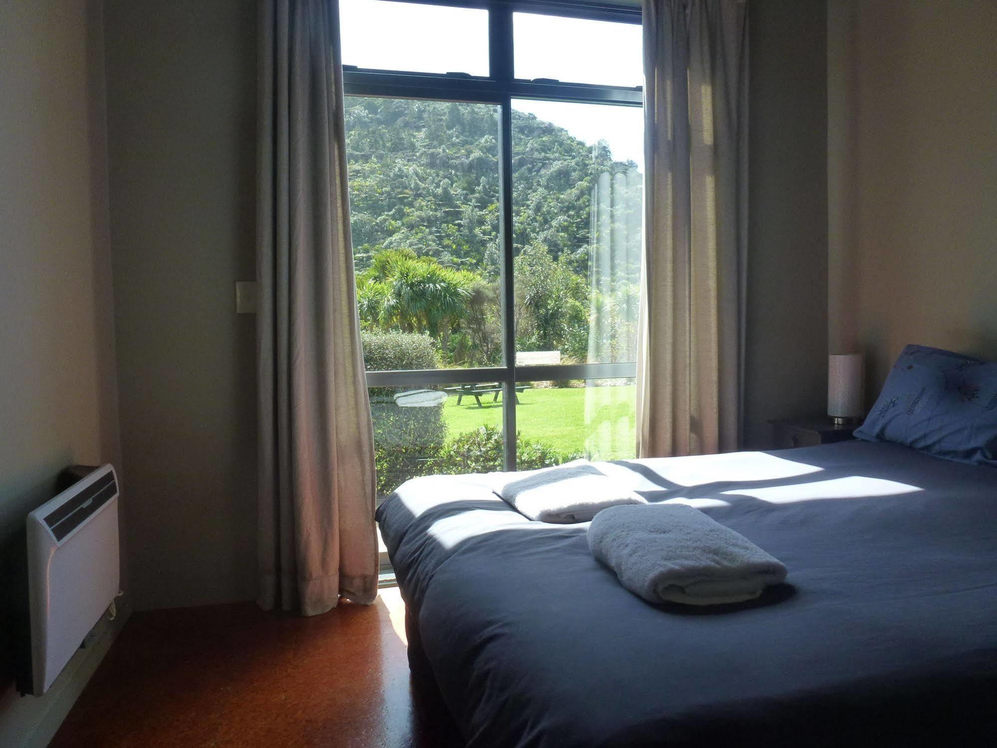 Piha Beachstay Accommodation Exterior photo