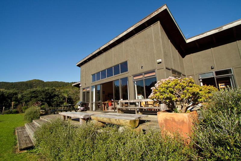 Piha Beachstay Accommodation Exterior photo